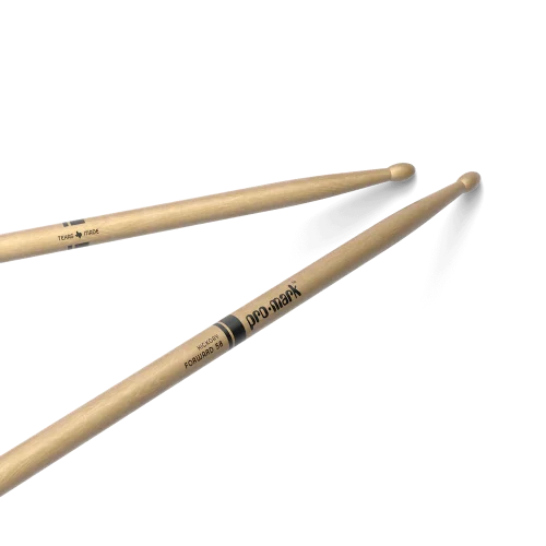 Classic Forward 5B Hickory Drumstick, Oval Wood Tip